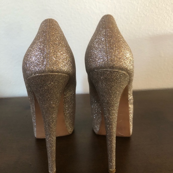Steve Madden Dejavu Platform Pumps - Picture 3 of 7